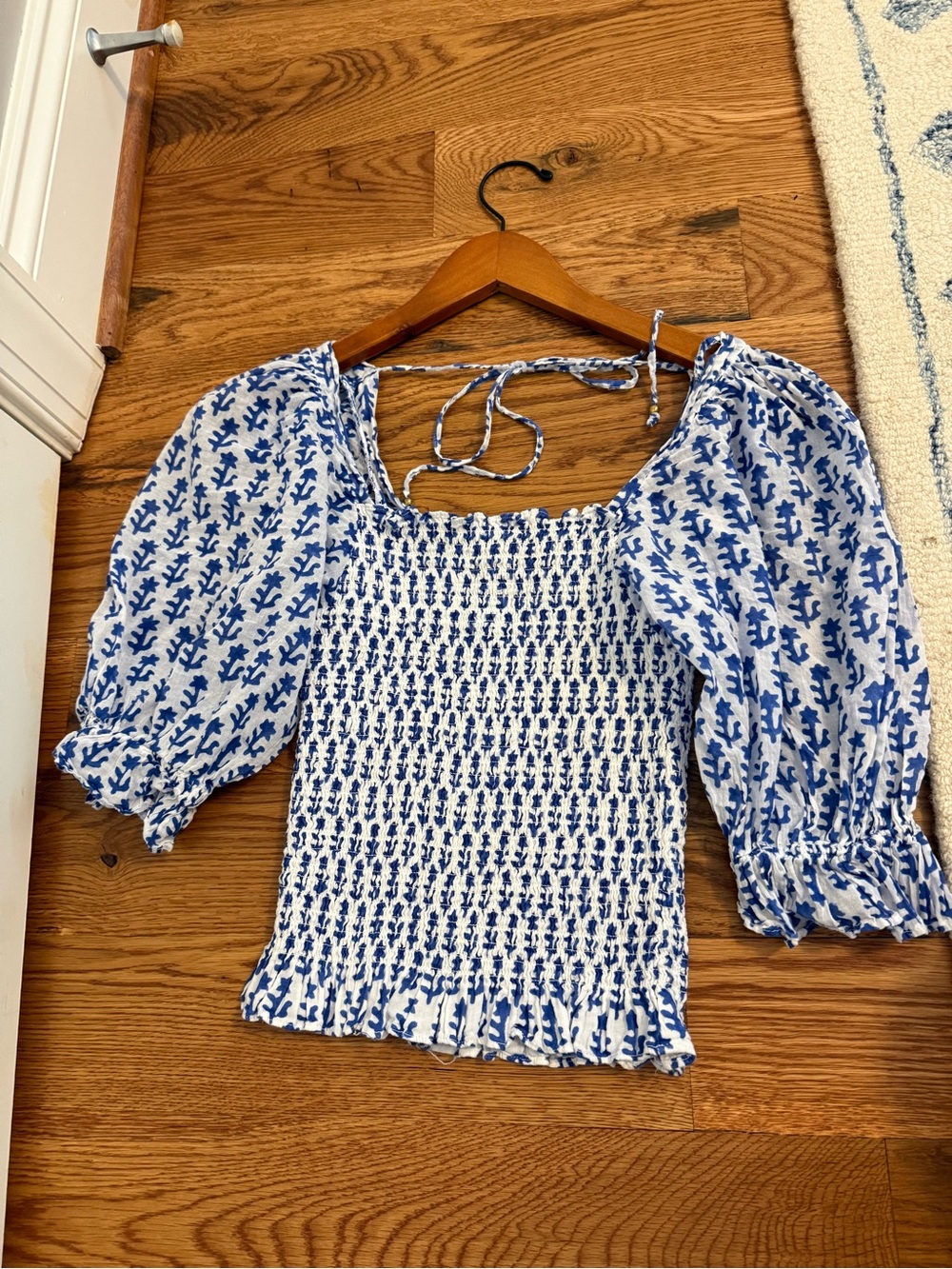 Oliphant Top Womens XS Smocked Top Floral Blue White - Picture 6 of 10